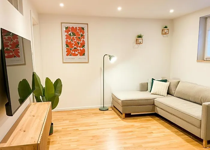 Lägenhet 1,5-zimmer, Ausgestattet, 4 Pers, Souterrain, Self Check-in, Parkplatz, Netflix & Amazon Prime