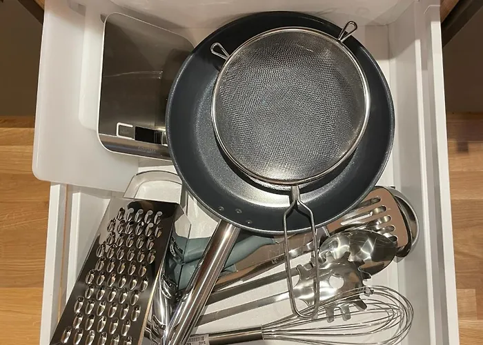 1,5-zimmer, Ausgestattet, 4 Pers, Souterrain, Self Check-in, Parkplatz, Netflix & Amazon Prime Lägenhet *