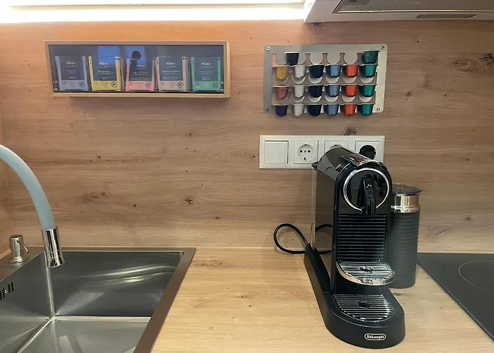 Lägenhet 1,5-zimmer, Ausgestattet, 4 Pers, Souterrain, Self Check-in, Parkplatz, Netflix & Amazon Prime *