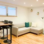 1,5-zimmer, Ausgestattet, 4 Pers, Souterrain, Self Check-in, Parkplatz, Netflix & Amazon Prime Lejlighed Flintsbach