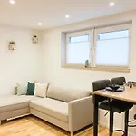 1,5-zimmer, Ausgestattet, 4 Pers, Souterrain, Self Check-in, Parkplatz, Netflix & Amazon Prime *