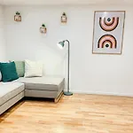 Lejlighed 1,5-zimmer, Ausgestattet, 4 Pers, Souterrain, Self Check-in, Parkplatz, Netflix & Amazon Prime Flintsbach