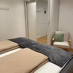 1,5-zimmer, Ausgestattet, 4 Pers, Souterrain, Self Check-in, Parkplatz, Netflix & Amazon Prime Lejlighed