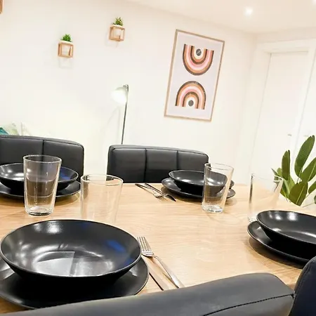1,5-zimmer, Ausgestattet, 4 Pers, Souterrain, Self Check-in, Parkplatz, Netflix & Amazon Prime Apartman