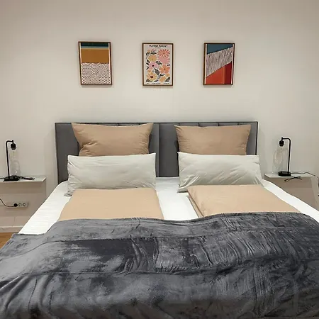 1,5-zimmer, Ausgestattet, 4 Pers, Souterrain, Self Check-in, Parkplatz, Netflix & Amazon Prime * Flintsbach