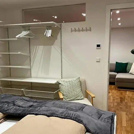 1,5-zimmer, Ausgestattet, 4 Pers, Souterrain, Self Check-in, Parkplatz, Netflix & Amazon Prime Apartman *