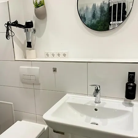 1,5-zimmer, Ausgestattet, 4 Pers, Souterrain, Self Check-in, Parkplatz, Netflix & Amazon Prime Apartman
