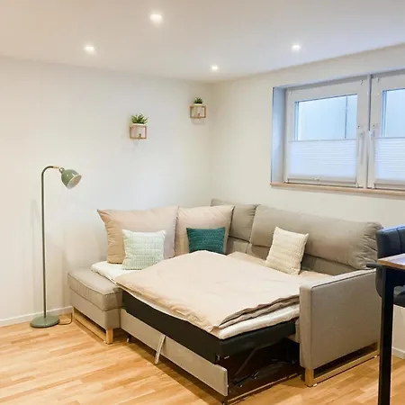 Apartman 1,5-zimmer, Ausgestattet, 4 Pers, Souterrain, Self Check-in, Parkplatz, Netflix & Amazon Prime *