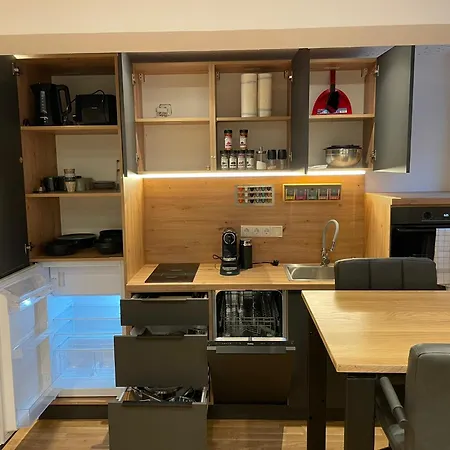 Lejlighed 1,5-zimmer, Ausgestattet, 4 Pers, Souterrain, Self Check-in, Parkplatz, Netflix & Amazon Prime Flintsbach