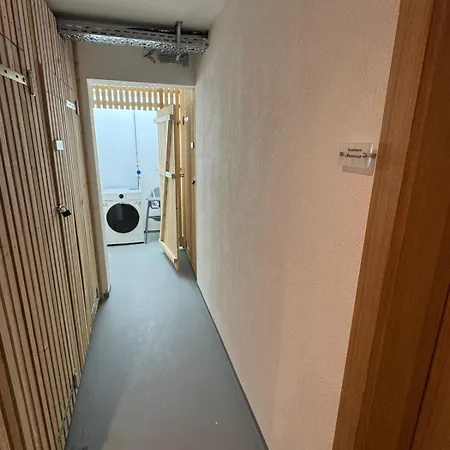 Apartman 1,5-zimmer, Ausgestattet, 4 Pers, Souterrain, Self Check-in, Parkplatz, Netflix & Amazon Prime *