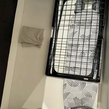 1,5-zimmer, Ausgestattet, 4 Pers, Souterrain, Self Check-in, Parkplatz, Netflix & Amazon Prime Apartman *