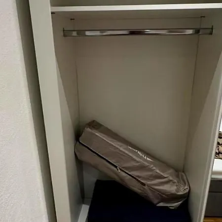Apartman 1,5-zimmer, Ausgestattet, 4 Pers, Souterrain, Self Check-in, Parkplatz, Netflix & Amazon Prime