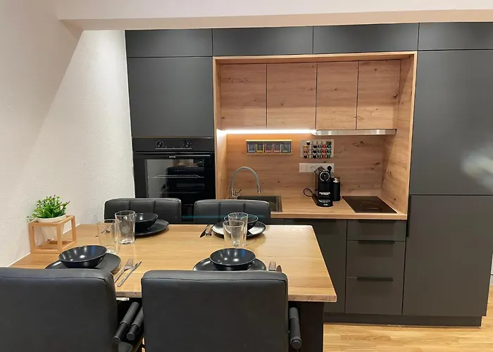 1,5-zimmer, Ausgestattet, 4 Pers, Souterrain, Self Check-in, Parkplatz, Netflix & Amazon Prime Apartamento *