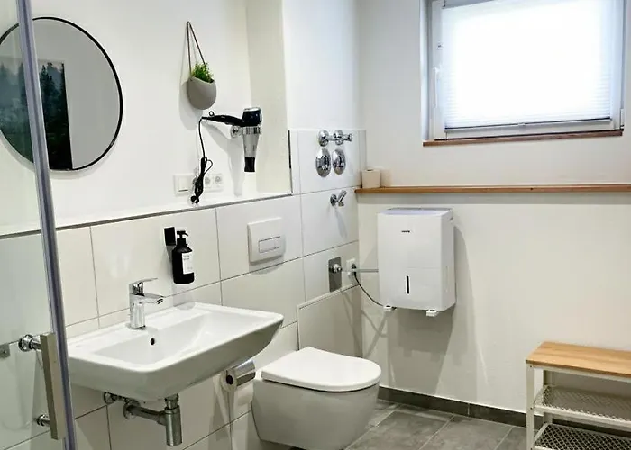 1,5-zimmer, Ausgestattet, 4 Pers, Souterrain, Self Check-in, Parkplatz, Netflix & Amazon Prime Apartamento Flintsbach
