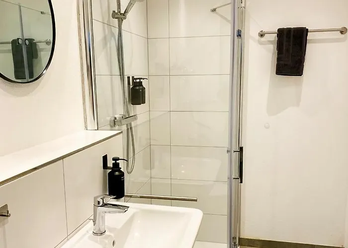 1,5-zimmer, Ausgestattet, 4 Pers, Souterrain, Self Check-in, Parkplatz, Netflix & Amazon Prime Flintsbach