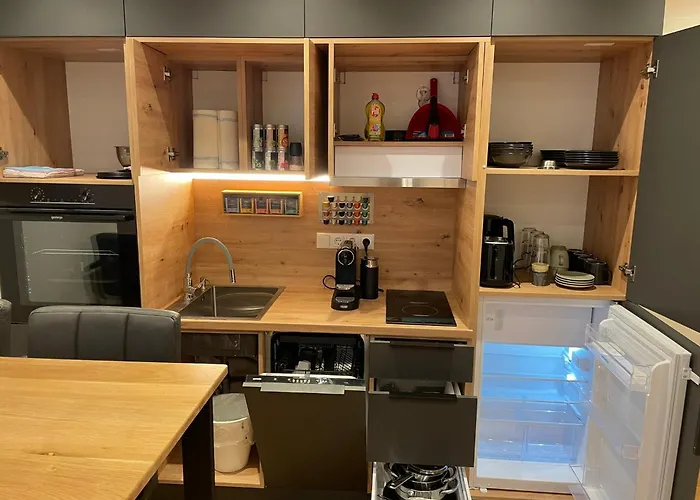 1,5-zimmer, Ausgestattet, 4 Pers, Souterrain, Self Check-in, Parkplatz, Netflix & Amazon Prime *