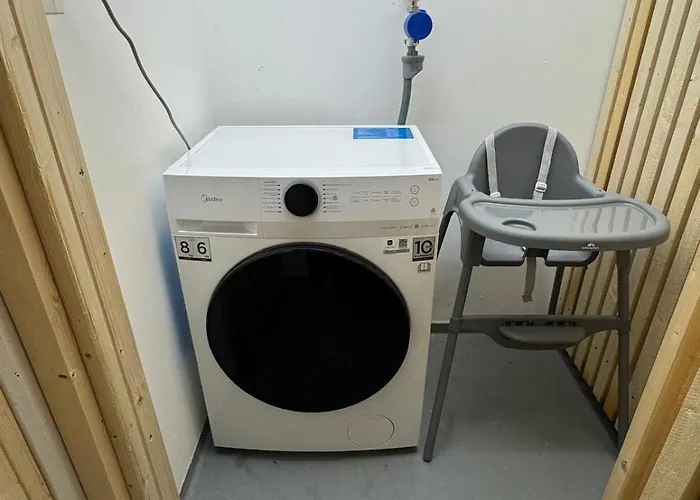 1,5-zimmer, Ausgestattet, 4 Pers, Souterrain, Self Check-in, Parkplatz, Netflix & Amazon Prime * Flintsbach