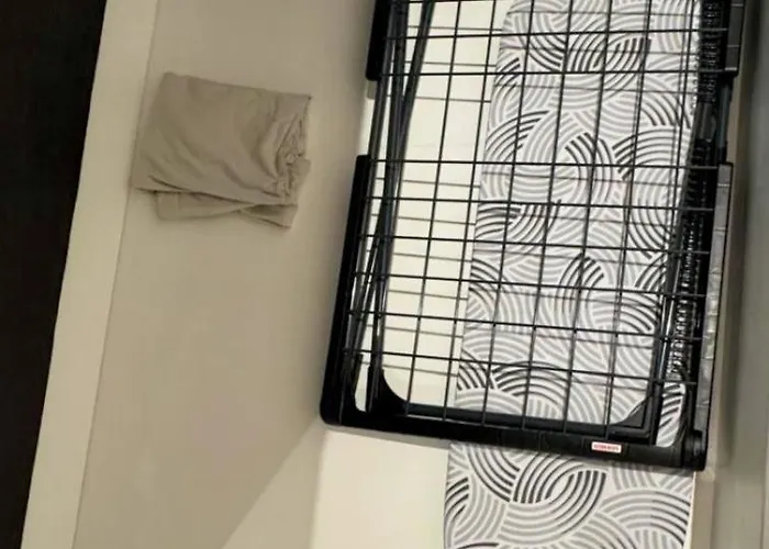 1,5-zimmer, Ausgestattet, 4 Pers, Souterrain, Self Check-in, Parkplatz, Netflix & Amazon Prime Apartamento *